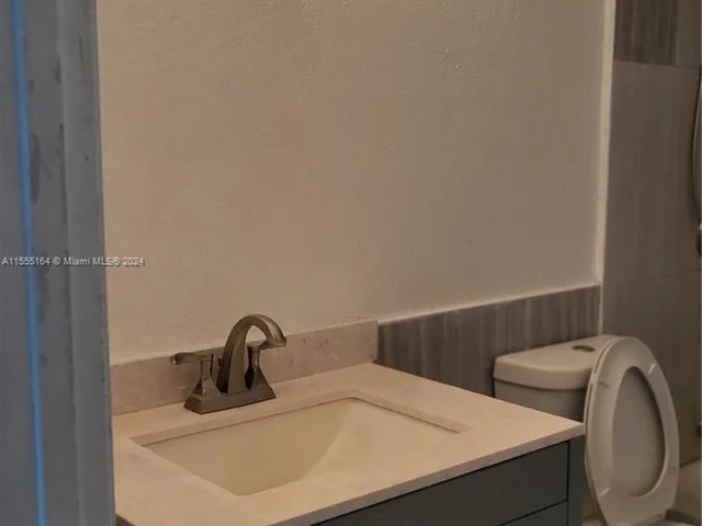 5970 NW 21st St, Lauderhill FL 33313