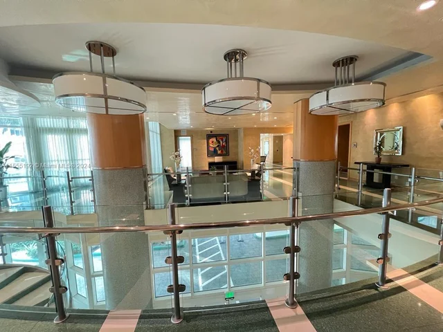 218 SE 14th St # 1404, Miami FL 33131