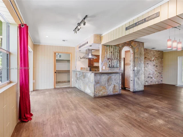 3135 SW 82nd Ave, Miami FL 33155