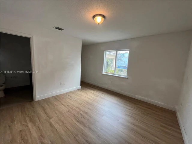 515 NW 77th St # 515, Miami FL 33150