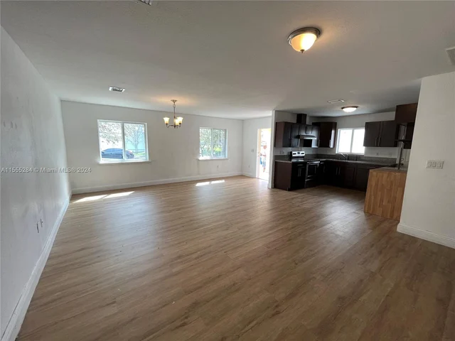 515 NW 77th St # 515, Miami FL 33150