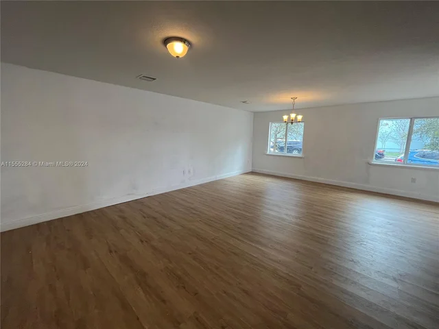 515 NW 77th St # 515, Miami FL 33150