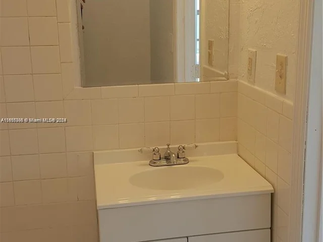 1430 NE 118th Ter # 2, Miami FL 33161