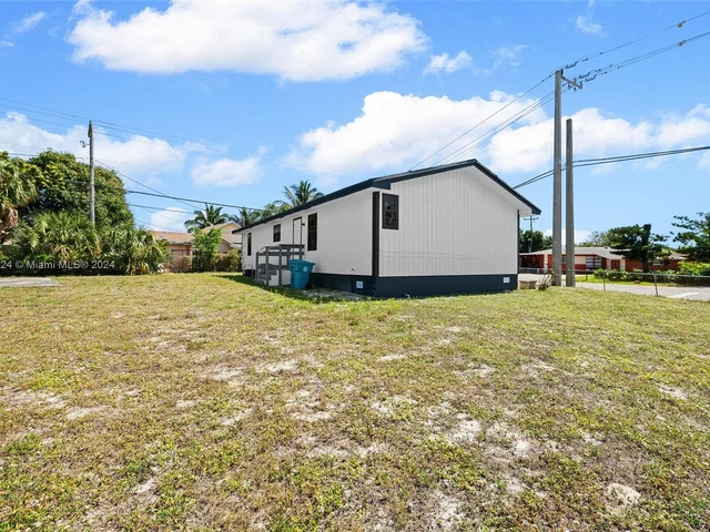 11 NE 17th Ave, Boynton Beach FL 33435