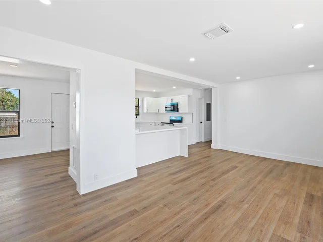 11 NE 17th Ave, Boynton Beach FL 33435