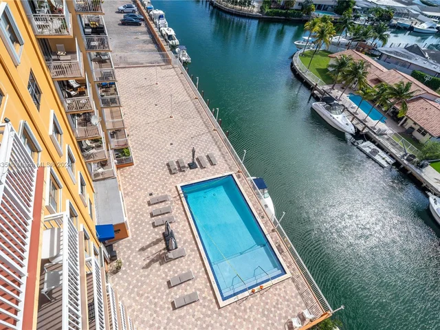 2450 NE 135th St # 909, North Miami FL 33181