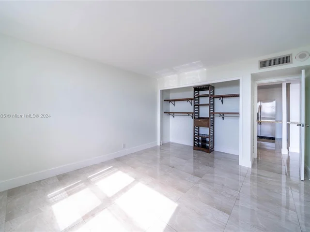 2450 NE 135th St # 909, North Miami FL 33181