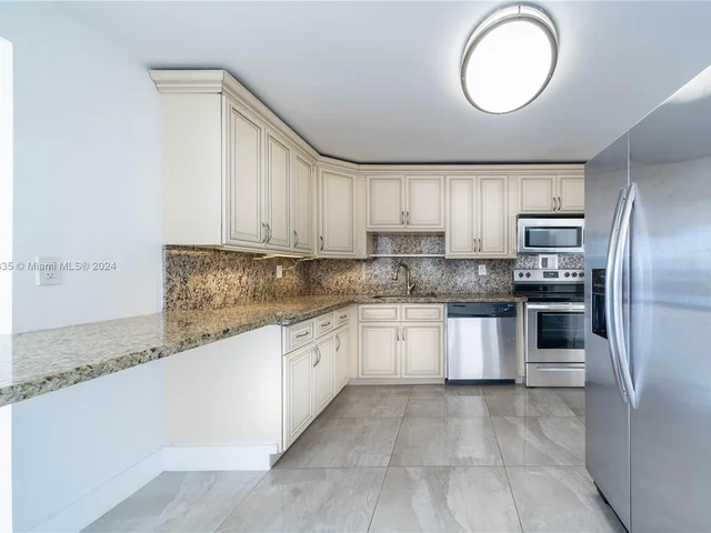 2450 NE 135th St # 909, North Miami FL 33181