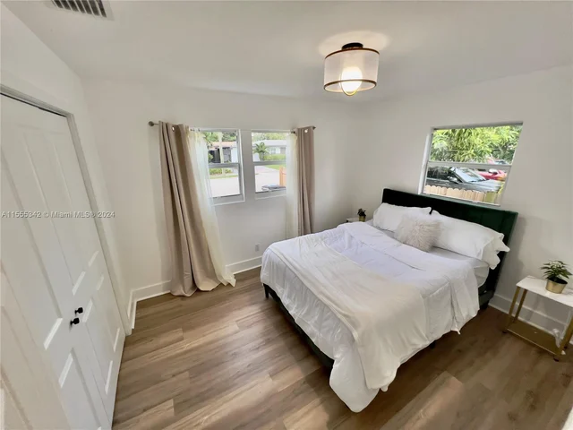 944 Market St # 1, West Palm Beach FL 33401