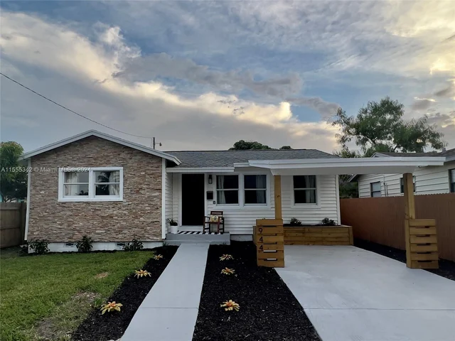 944 Market St # 1, West Palm Beach FL 33401