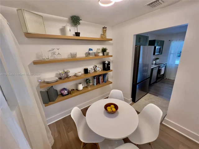 944 Market St # 1, West Palm Beach FL 33401