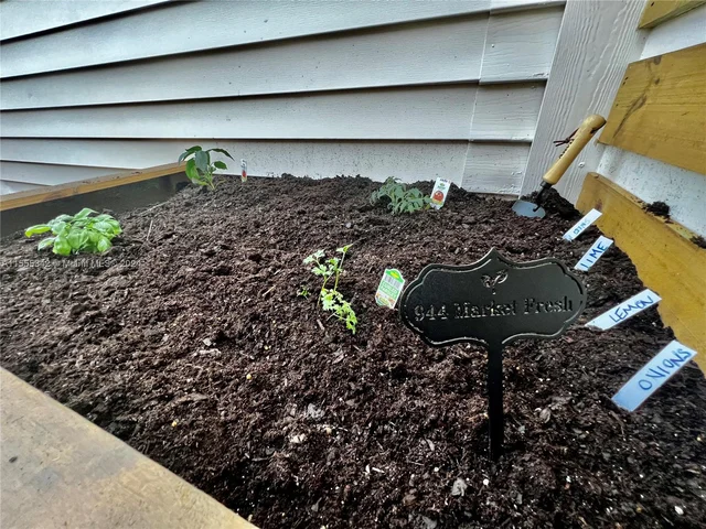 944 Market St # 1, West Palm Beach FL 33401