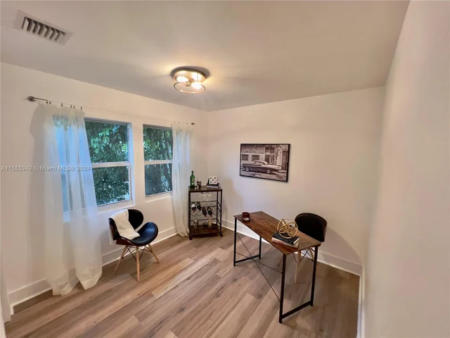 944 Market St # 1, West Palm Beach FL 33401