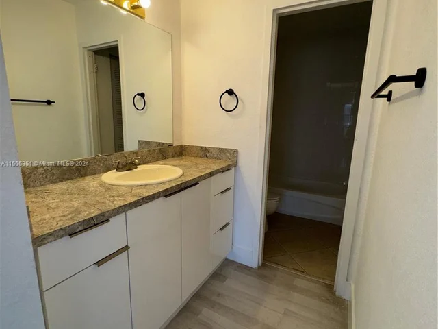 4900 NW 79th Ave # 205, Doral FL 33166