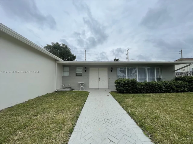 5118 Adams St, Hollywood FL 33021