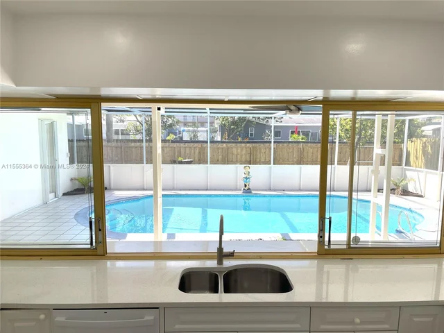 5118 Adams St, Hollywood FL 33021