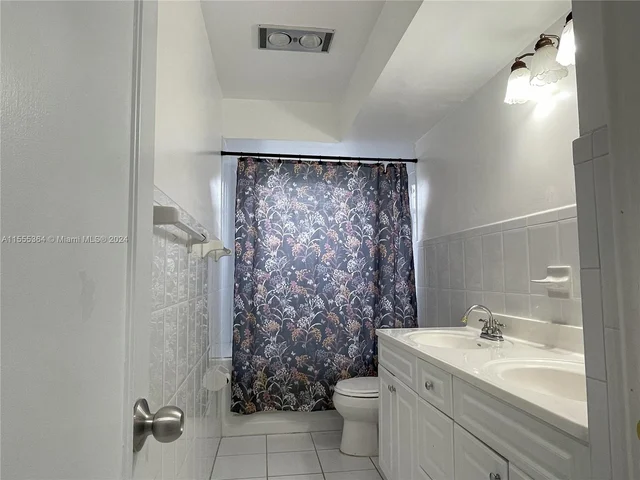 5118 Adams St, Hollywood FL 33021