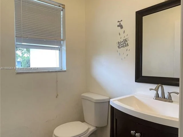 5118 Adams St, Hollywood FL 33021