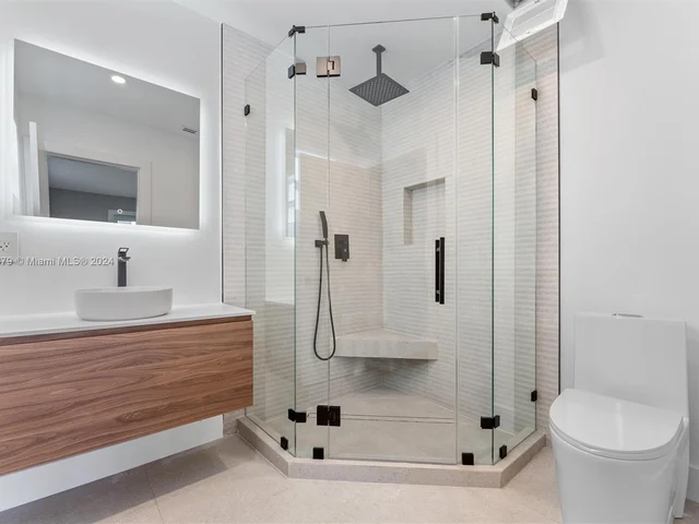 720 N Shore Dr, Miami Beach FL 33141