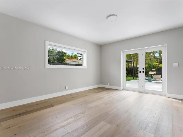 720 N Shore Dr, Miami Beach FL 33141