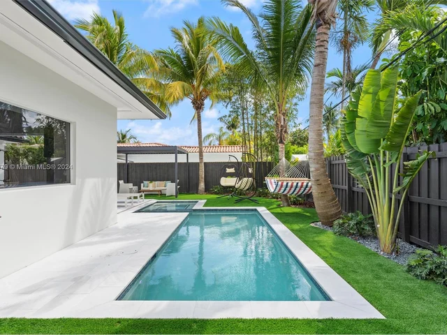 720 N Shore Dr, Miami Beach FL 33141