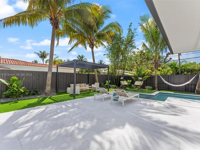 720 N Shore Dr, Miami Beach FL 33141