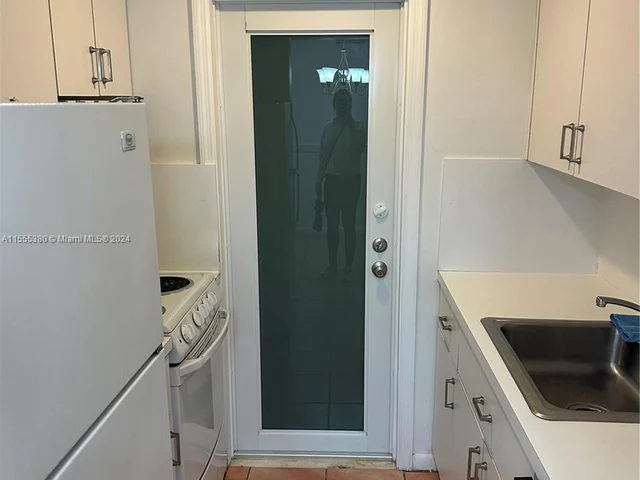 255 Sunrise Dr # 203, Key Biscayne FL 33149