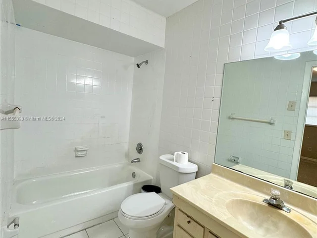 2500 SW 81st Ave # 401, Davie FL 33324