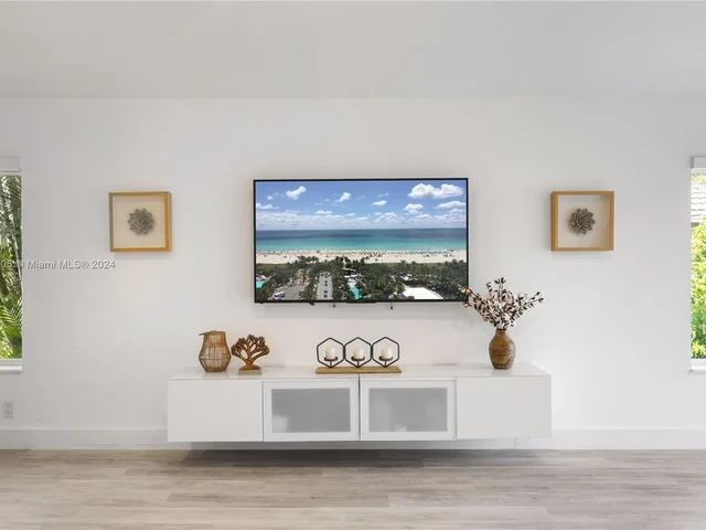 754 San Remo Dr, Weston FL 33326