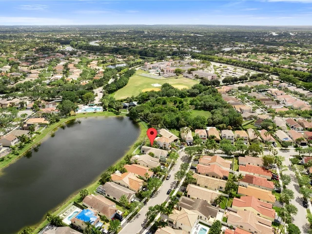 754 San Remo Dr, Weston FL 33326