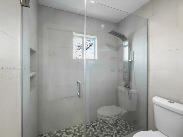 754 San Remo Dr, Weston FL 33326