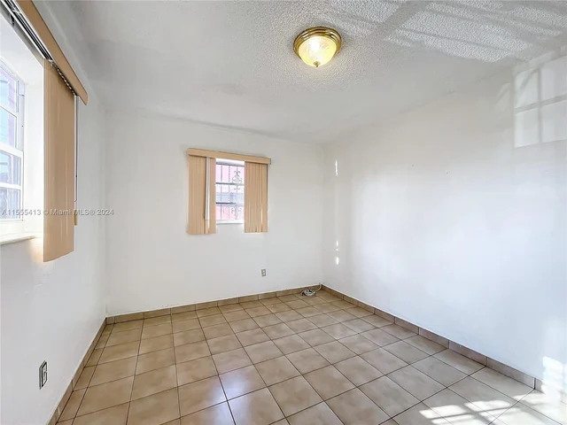 1440 W 3rd Ave, Hialeah FL 33010