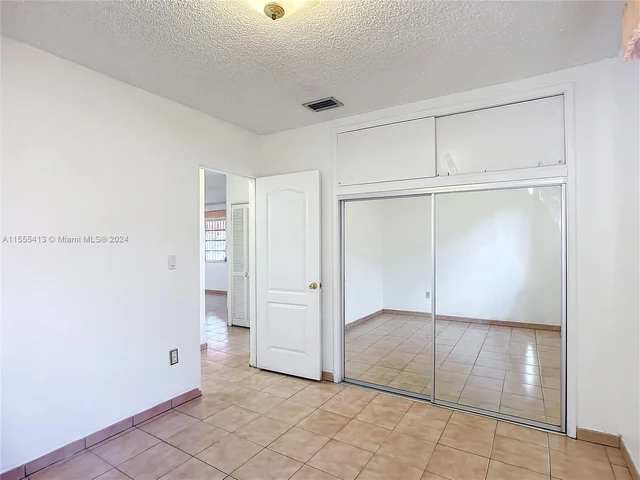 1440 W 3rd Ave, Hialeah FL 33010