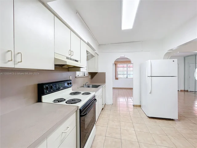 1440 W 3rd Ave, Hialeah FL 33010