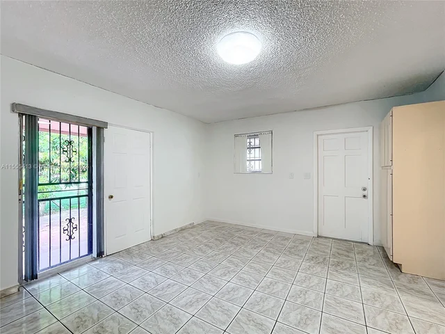 1440 W 3rd Ave, Hialeah FL 33010