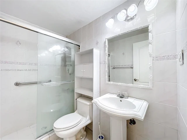 1440 W 3rd Ave, Hialeah FL 33010