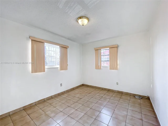 1440 W 3rd Ave, Hialeah FL 33010