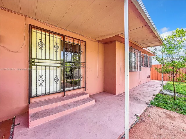 1440 W 3rd Ave, Hialeah FL 33010