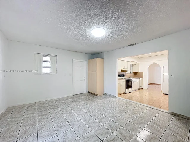 1440 W 3rd Ave, Hialeah FL 33010