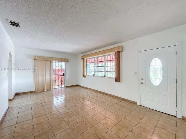 1440 W 3rd Ave, Hialeah FL 33010