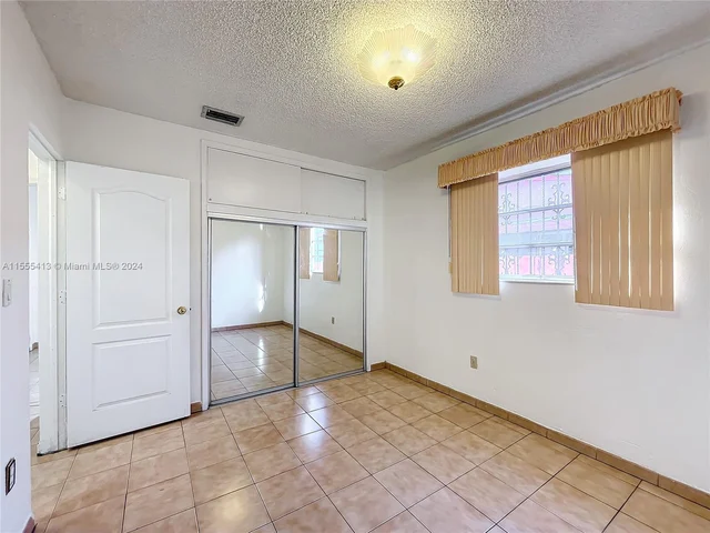 1440 W 3rd Ave, Hialeah FL 33010