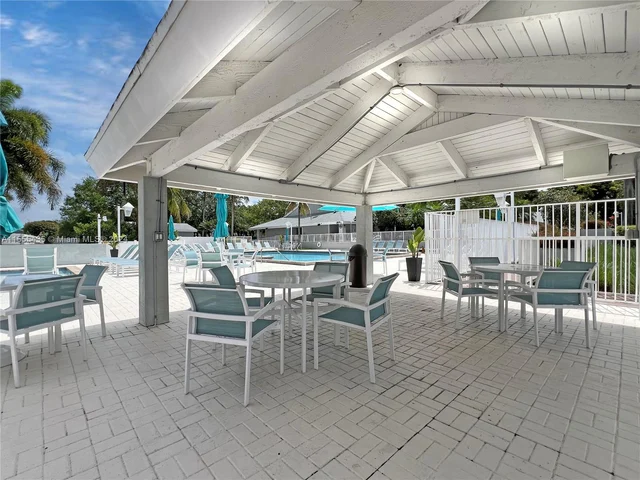 14517 SW 139th Ave Cir W, Miami FL 33186