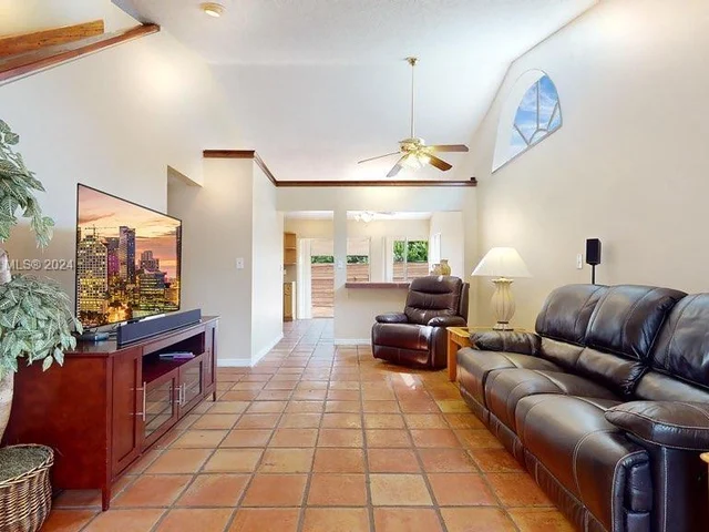 14517 SW 139th Ave Cir W, Miami FL 33186