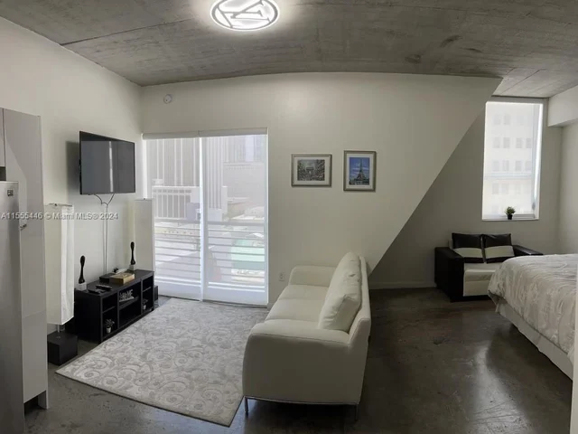 133 NE 2nd Ave # 1004, Miami FL 33132