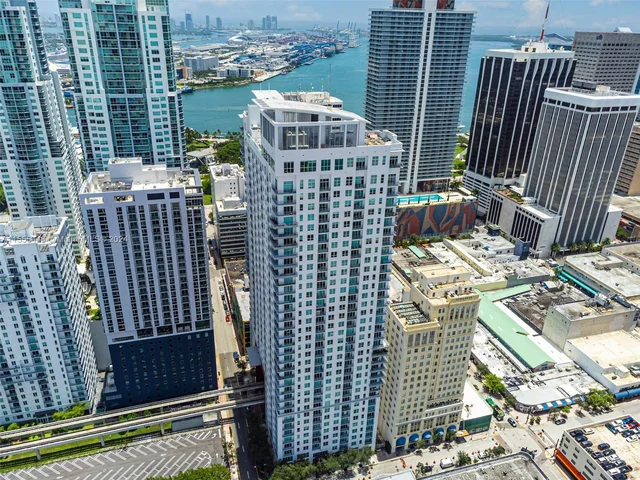 133 NE 2nd Ave # 1004, Miami FL 33132