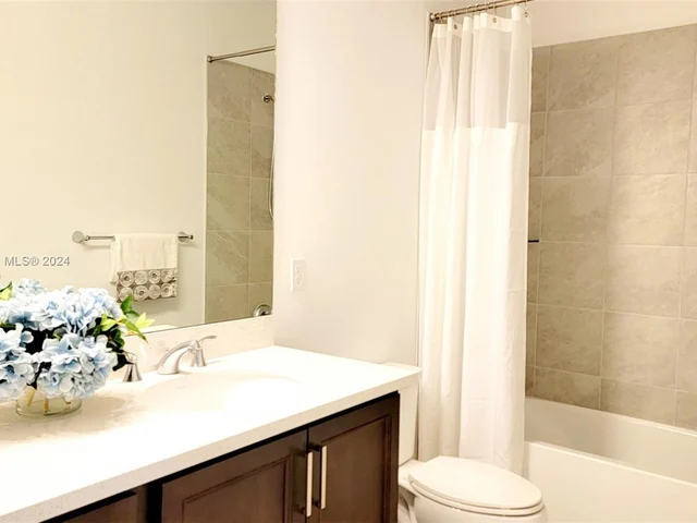 587 Sanderling Cir # 0, Deerfield Beach FL 33442