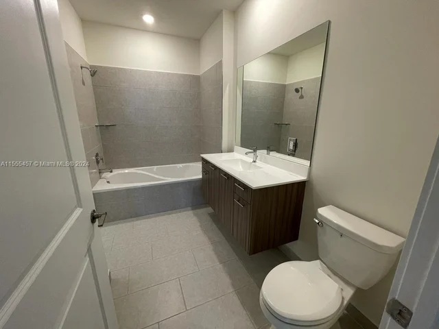 8201 NW 41th St # 408, Doral FL 33166