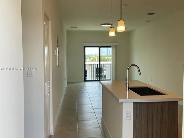 8201 NW 41th St # 408, Doral FL 33166