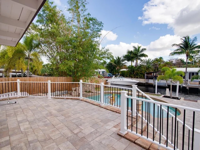 2518 Key Largo Ln, Fort Lauderdale FL 33312