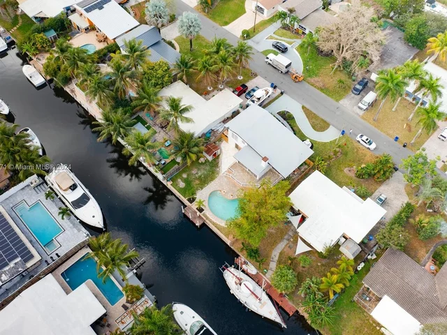 2518 Key Largo Ln, Fort Lauderdale FL 33312